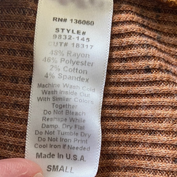 Project Social T Small Ribbed Women's cutout soft turtleneck - Picture 4 of 7